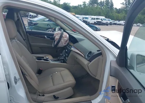 2013 Mercedes-Benz C 300 Luxury 4Matic/Sport 4Matic from USA, damaged, VIN WDDGF8AB7DR280115